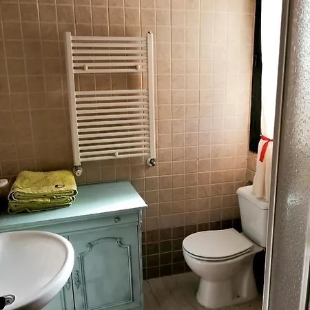 House With 4 Bedrooms In With Enclosed Garden And Wifi