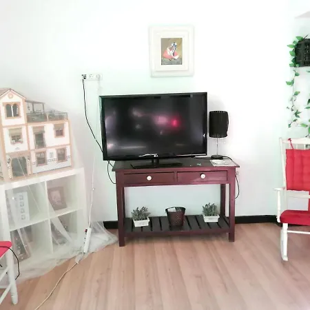 House With 4 Bedrooms In With Enclosed Garden And Wifi * Sahagun